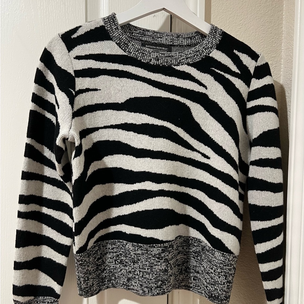Banana Republic (Italian Merino Blend) Size S